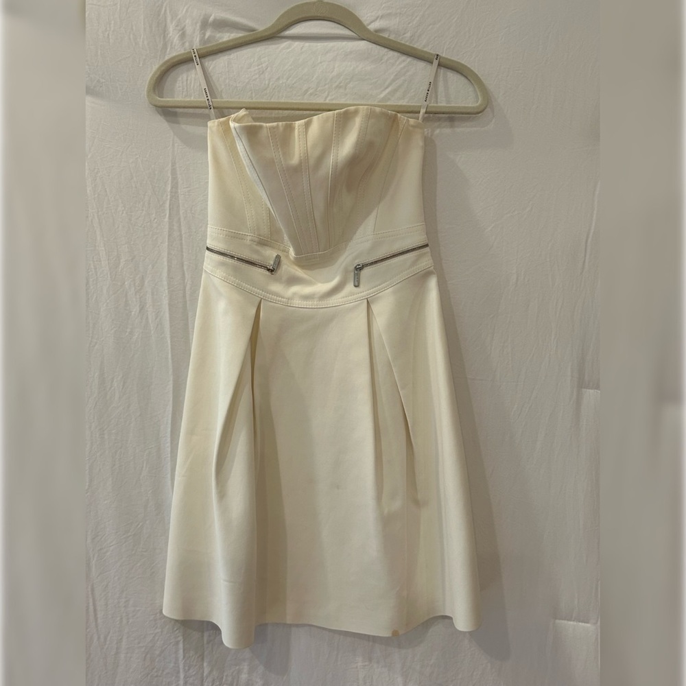 KAREN MILLEN WHITE STRAPLESS WITH SILVER ZIPPERS
